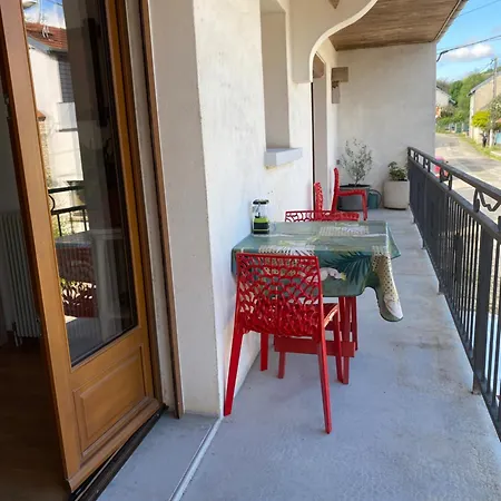 Chez Doukine, Avec Balcon A Apartment *